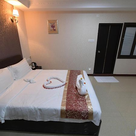 Coastal Grand Hotel Sampath Tiruchirappalli Esterno foto