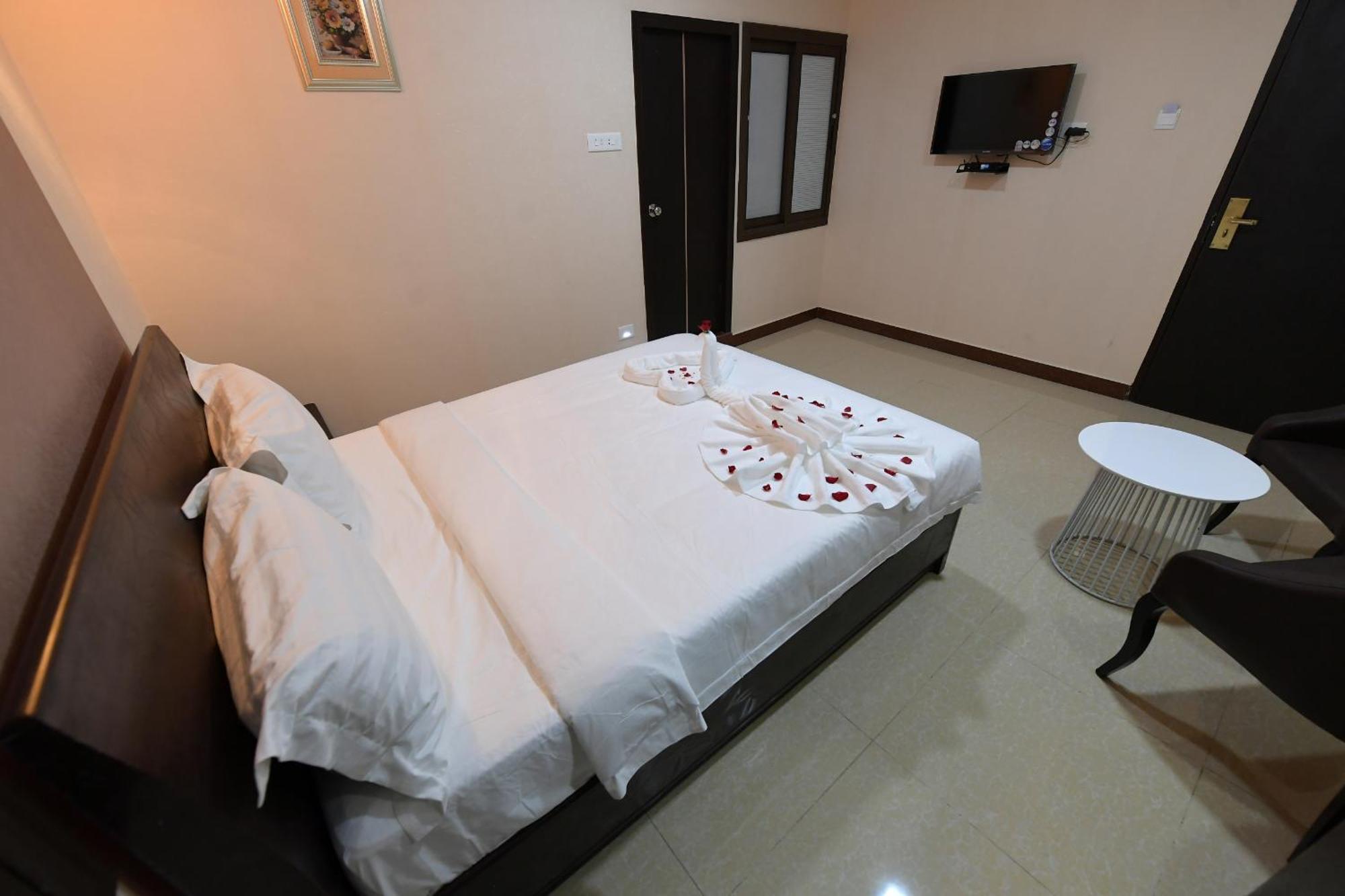 Coastal Grand Hotel Sampath Tiruchirappalli Esterno foto