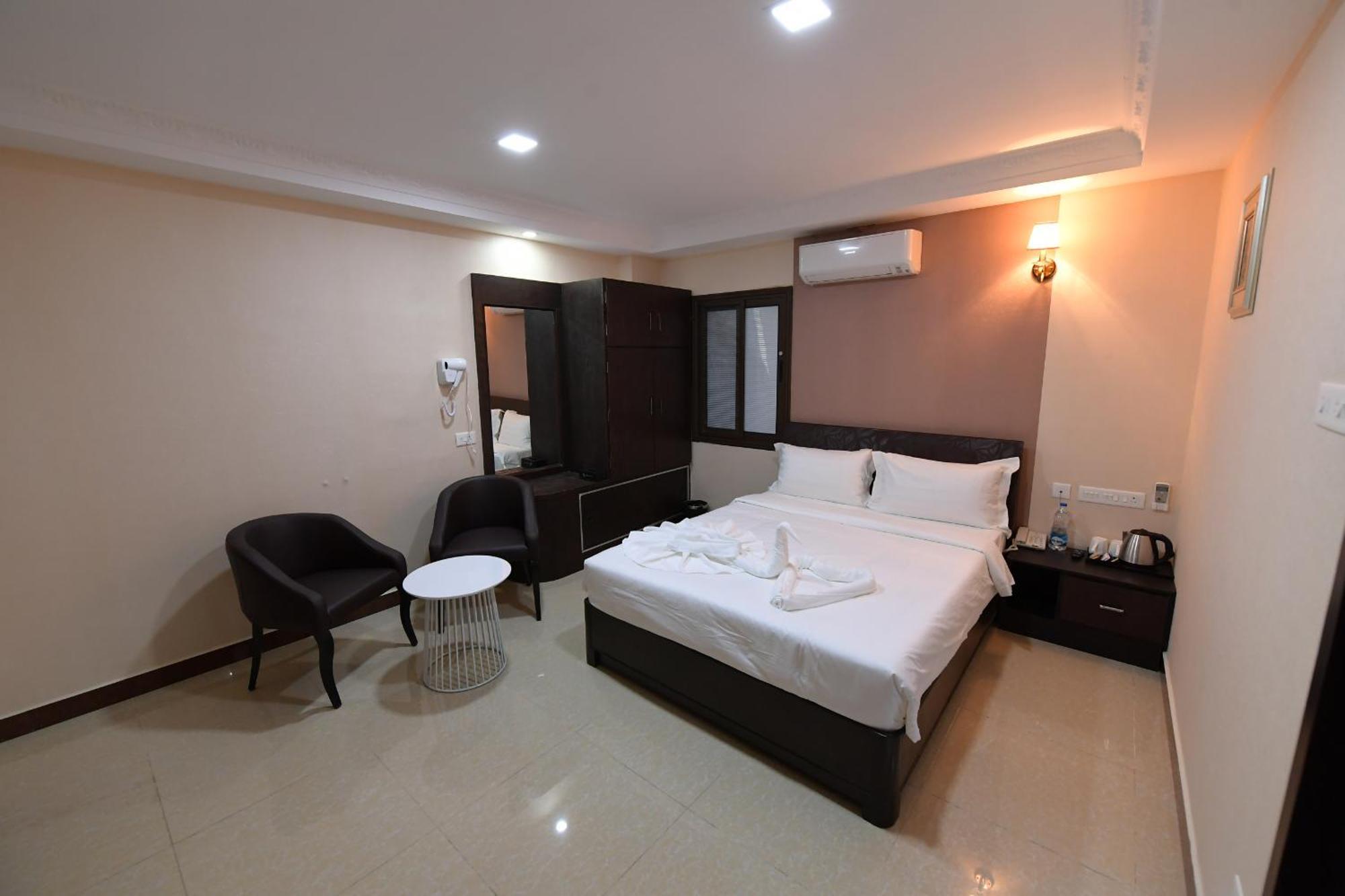 Coastal Grand Hotel Sampath Tiruchirappalli Esterno foto