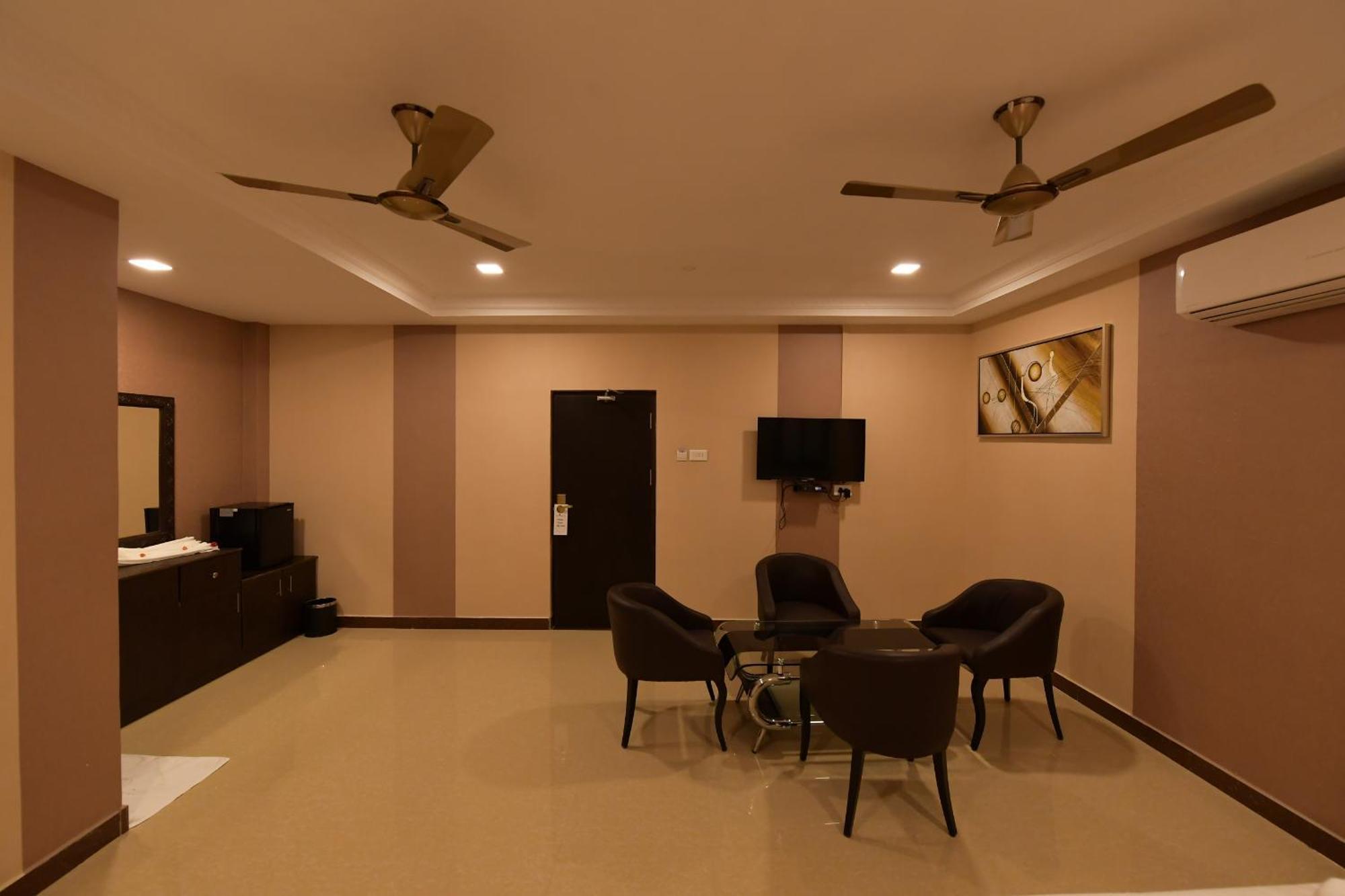 Coastal Grand Hotel Sampath Tiruchirappalli Esterno foto