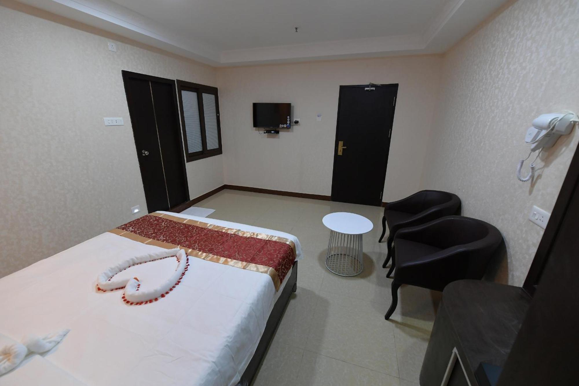 Coastal Grand Hotel Sampath Tiruchirappalli Esterno foto