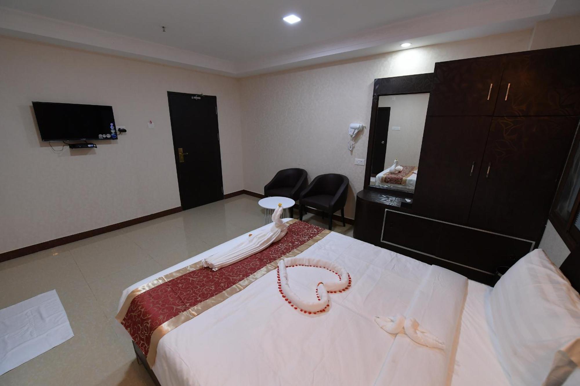 Coastal Grand Hotel Sampath Tiruchirappalli Esterno foto