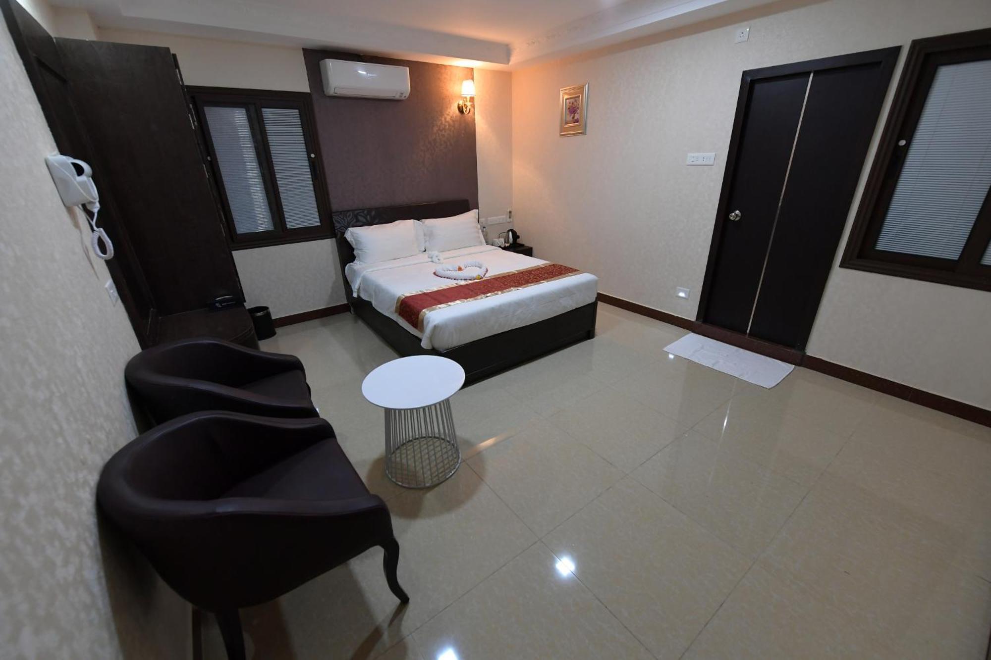 Coastal Grand Hotel Sampath Tiruchirappalli Esterno foto