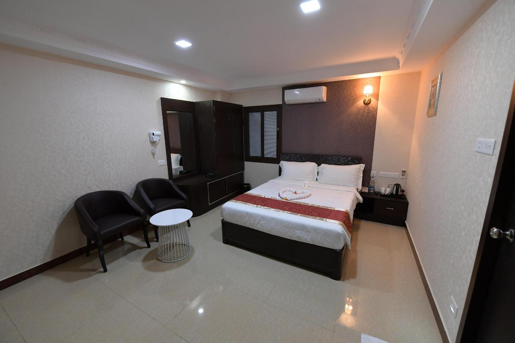 Coastal Grand Hotel Sampath Tiruchirappalli Esterno foto